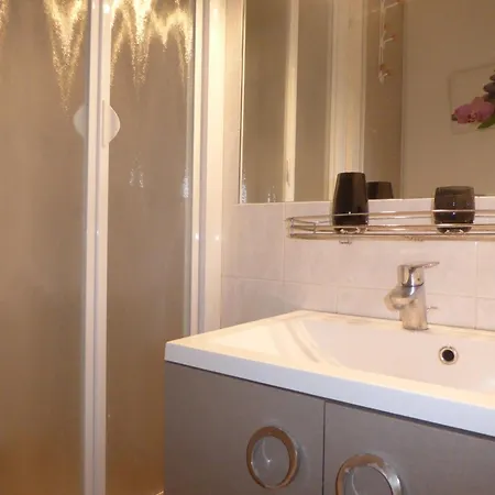 Apartment Cosy Avec Piscine, Pres Du De Tanchet Et Plages, - Fr-1-325-129 *