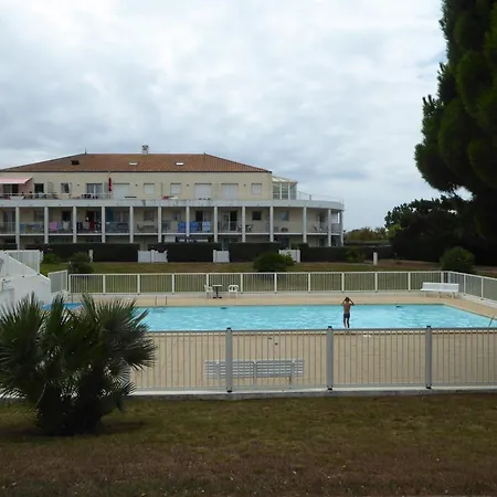 Cosy Avec Piscine, Pres Du De Tanchet Et Plages, - Fr-1-325-129 Apartman