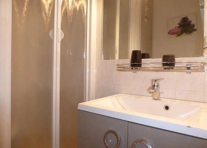 Apartman Cosy Avec Piscine, Pres Du De Tanchet Et Plages, - Fr-1-325-129 *